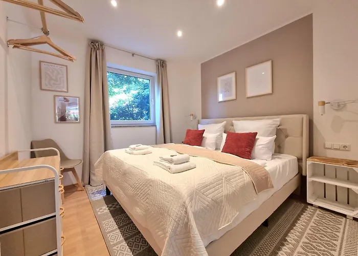 Charysma - Rosso-suite, Warmes&stilvolles Design, Terrasse, Parkplatz Appartamento